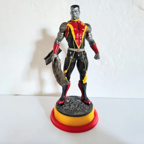 Action FIgure do Colossus dos X-Men feita em resina 3D com pintura artesanal.