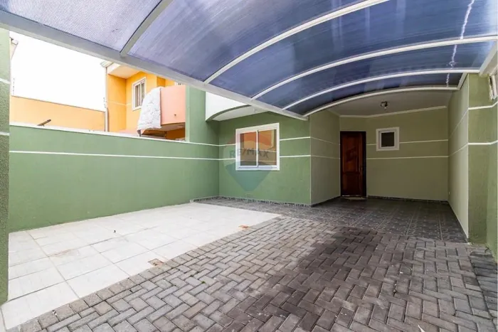 Sobrado à Venda, Bairro Uberaba 4 Quartos. Curitiba. Parana