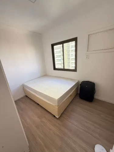 Cama de Casal com Baú