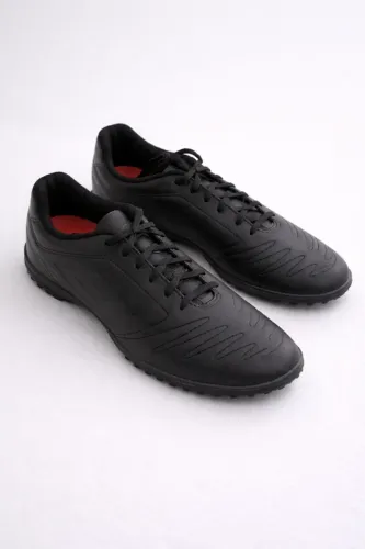 Vendo chuteira Umbro Society preta, tamanho 39, em estado impecável ? praticamente nova.