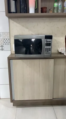 Microondas Electrolux 28L em inox