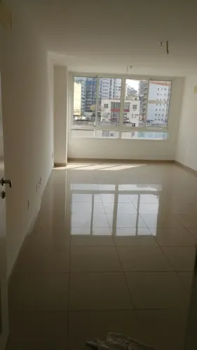 Sala Comercial 33m² em Santa Rosa - Niterói - RJ