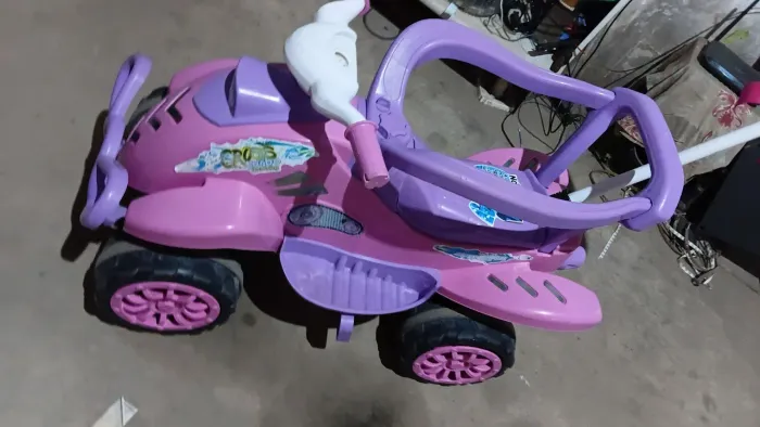 Vendo esse carrinho ele é de porradão está bem conservado