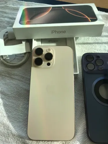 Iphone 16 PRO MAX novo , cor DESERT Titanium 