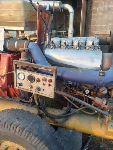 Vendo compressor estacionário a diesel com  motor deutz refrigerado a ar 