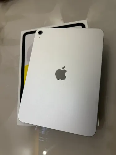 iPad 11 128 GB 