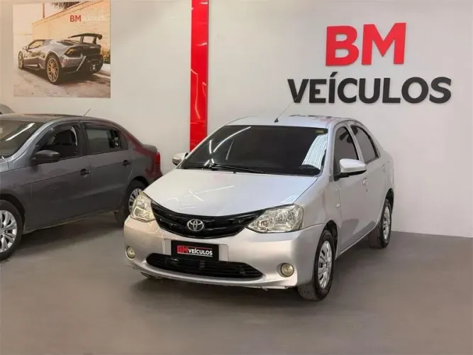 Toyota Etios X Plus 1.5 Flex 16V 5P Mec. 2014