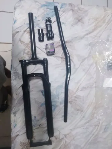 Garfo c/ amortecedor e kit de direção c/ guidão completo aro 29