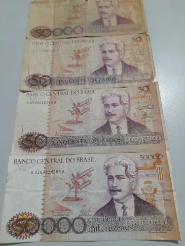 Cedulas de 50000 Cruzeiros e 50 Cruzados