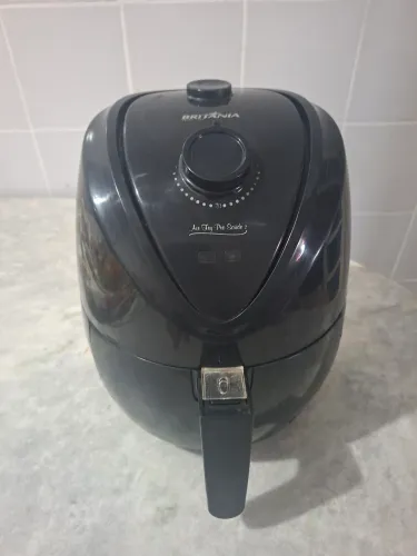 Fritadeira Elétrica Air Fryer Britânia 2,2L