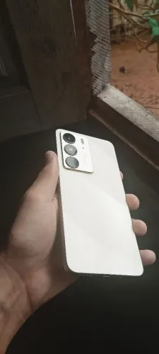 Celular em ótimo estado, bateria durável o dia todo, aceito trocas em iPhone