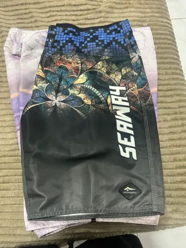 Vende-se Bermudas Cyclone e seaway em estados de novas.