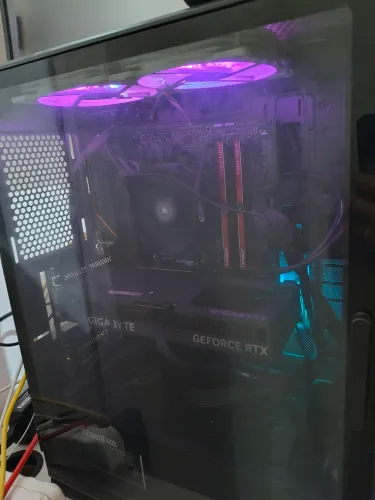 PC Gamer Completo COM RTX 4060 TI, MESA E MONITOR  180 HZ| Ryzen 5 5600 + RTX 4060 Ti -