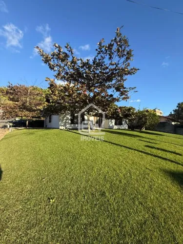 Casa de Alvenaria Próxima ao Centro com Terreno Gigante de 950m² em Massaranduba, SC