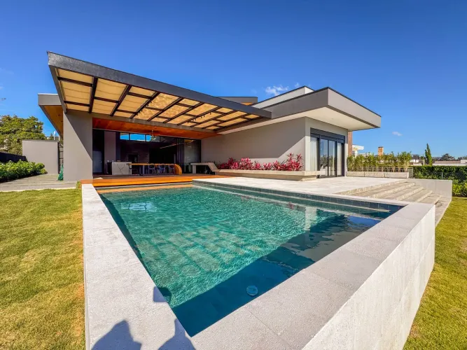 Casa para venda com 4 suítes no condomínio PORTAL JAPY GOLF CLUB