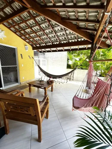 CASA EM VILAS PARA ALUGAR COM 3 SUITES/AREA GOURMET/GARAGEM COB. 2CARROS