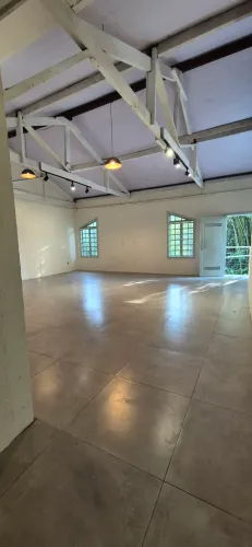 Imovel comercial ou Residencial tipo galpao loft com 150m2 em rua tranquila no Gloria.