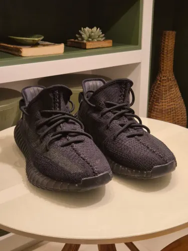 Adidas Yeezy Boost 350 V2 "Onyx" - Tam. 42 BR (US 10) - Original