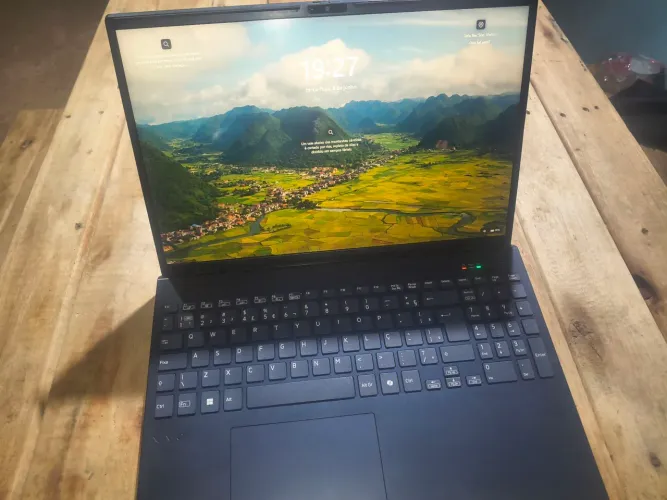 VENDO NOTEBOOK VAIO FE 16 ryzen7 windows 11 16ram 512 gb / semi novo 5 meses de uso