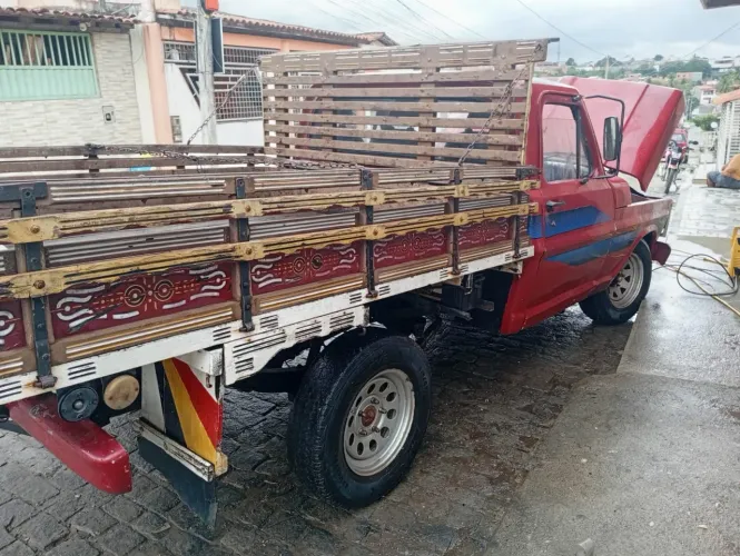 Ford F-1000 Cd/blazer 3.9 Dies. 1985