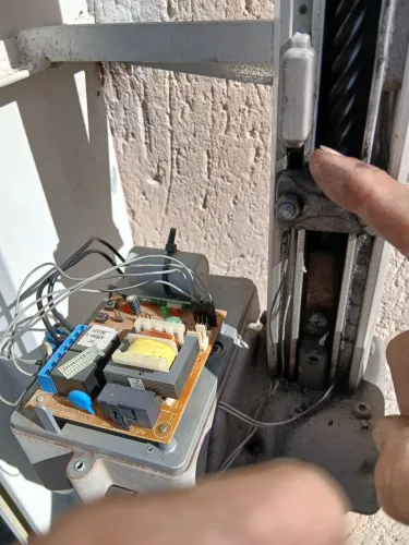 Manutenção em portão eletrônico