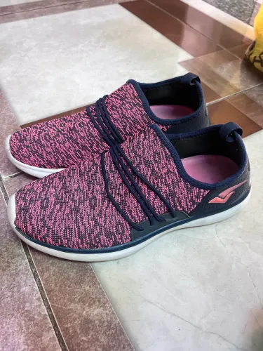 Tênis de corrida em ótimo estado