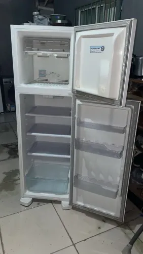 Geladeira electrolux Frost free 