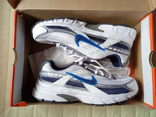 Nike Initiator