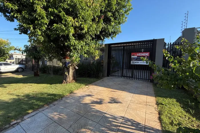 Casa a venda com 03 Quartos no São Cristóvão