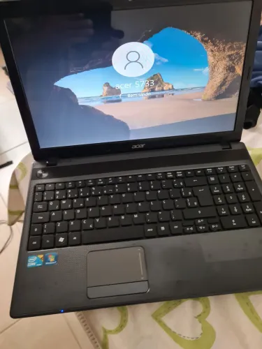 Notebook Acer Aspire 5733 usado