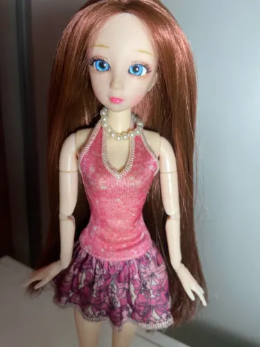 Boneca similar Barbie