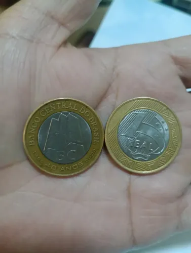 Vendo moeda antiga para colecionador...