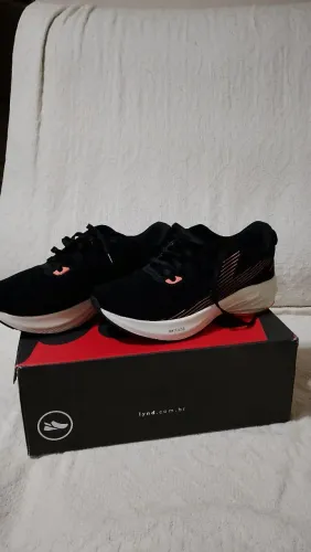 Vendo tênis para caminhada super macio, nunca usado ortopédico.
