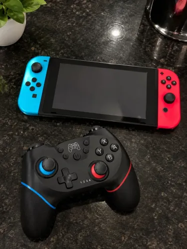 Nintendo Switch V1 (2018) + Jogo Smash Bros + Controle Extra + Acessórios