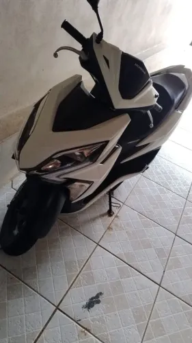  Moto de garagem 