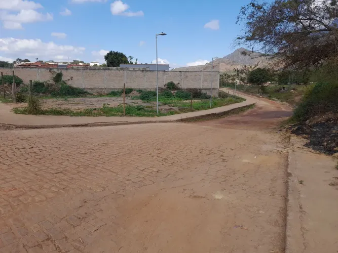 Lote em Catas Altas no centro