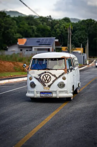 Volkswagen Kombi Standard/ Luxo/ Serie Prata 1976