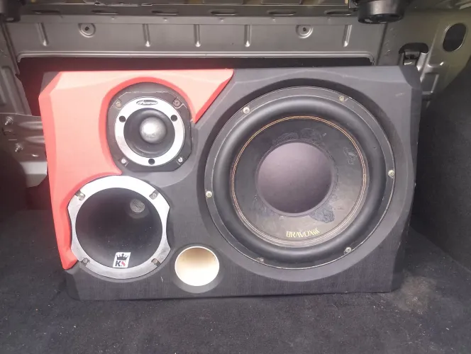 Caixa trio sub 12 350 RMS corneta JBL twitter hinor módulo Taramps ds 800 4 canais 