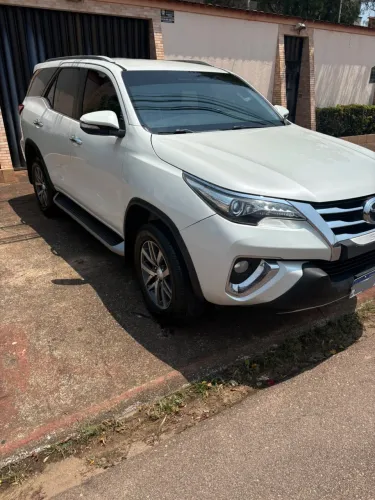 Toyota Hilux SW4 SRX 4X4 2.8 TDI 16V Dies. Aut. 2016