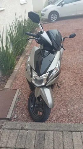 Honda Elite automática 2026