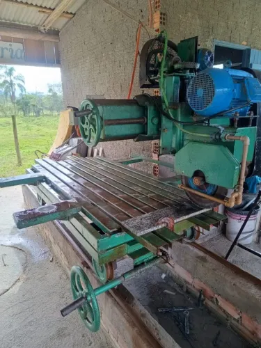 Maquina serra marmoraria