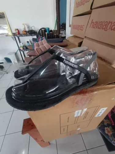 Chinelos havaianas femininos e masculino novos top demais ?