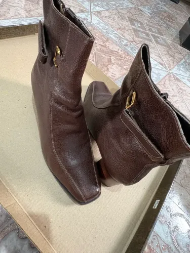 Bota em couro