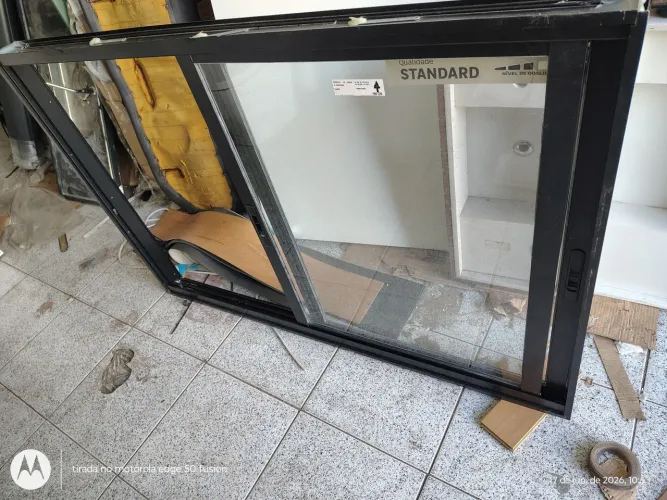 Janela de correr preta 100x150 atlântica