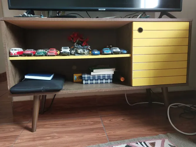 RaRack para TV com Nichos e Gavetas - Ótimo Estado