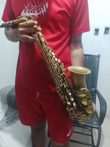 Vende-se saxofone alto, em perfeito estado