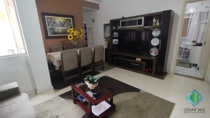 Apartamento em excelente localização no Centro de Florianópolis.