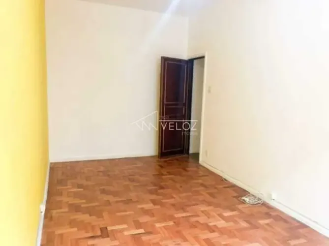 Apartamento : / Residencial / Cosme Velho
