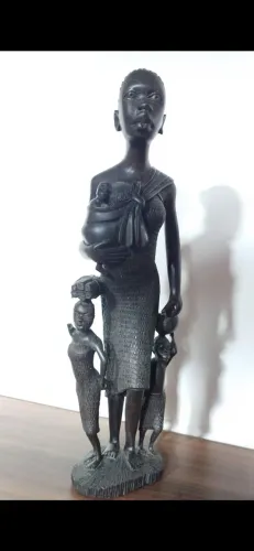 Escultura madeira maciça 