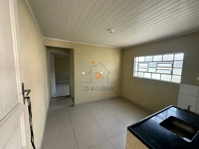 Casa residencial para alugar na Vila Aurora (Zona Norte) com 30 m² e 1 dormitório.